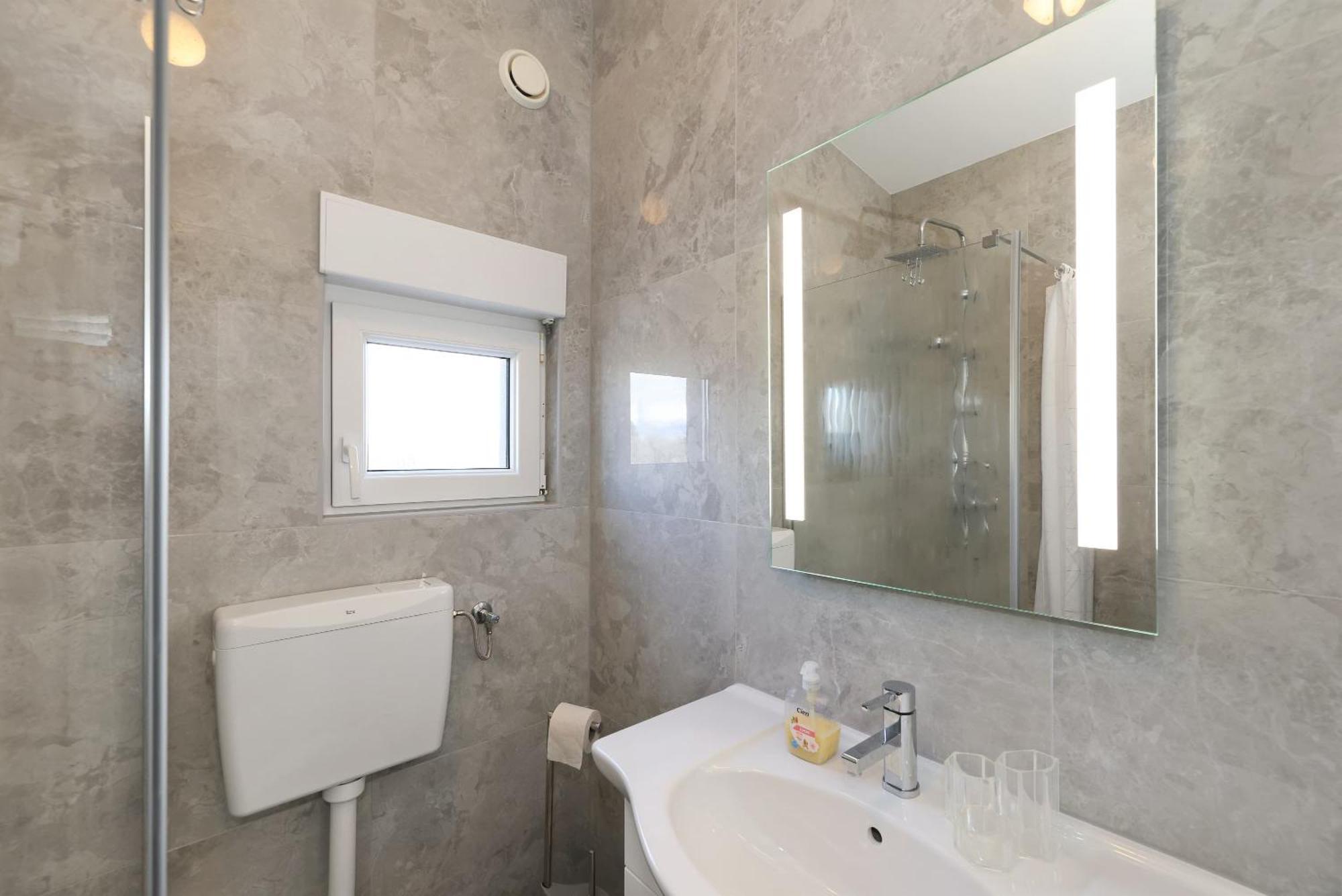 Apartments Rosini, 300M From The Beach With Shared Tavern And Bikes, Nin Exterior foto