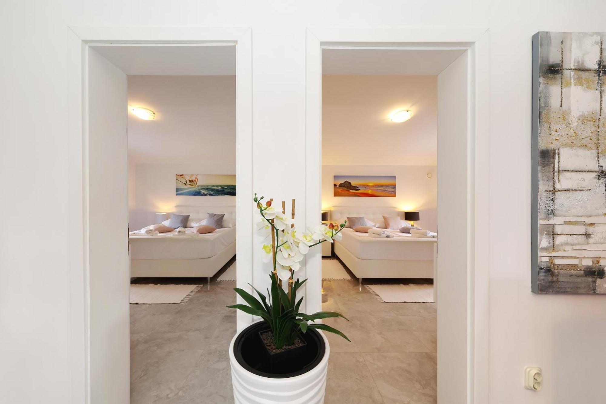 Apartments Rosini, 300M From The Beach With Shared Tavern And Bikes, Nin Exterior foto