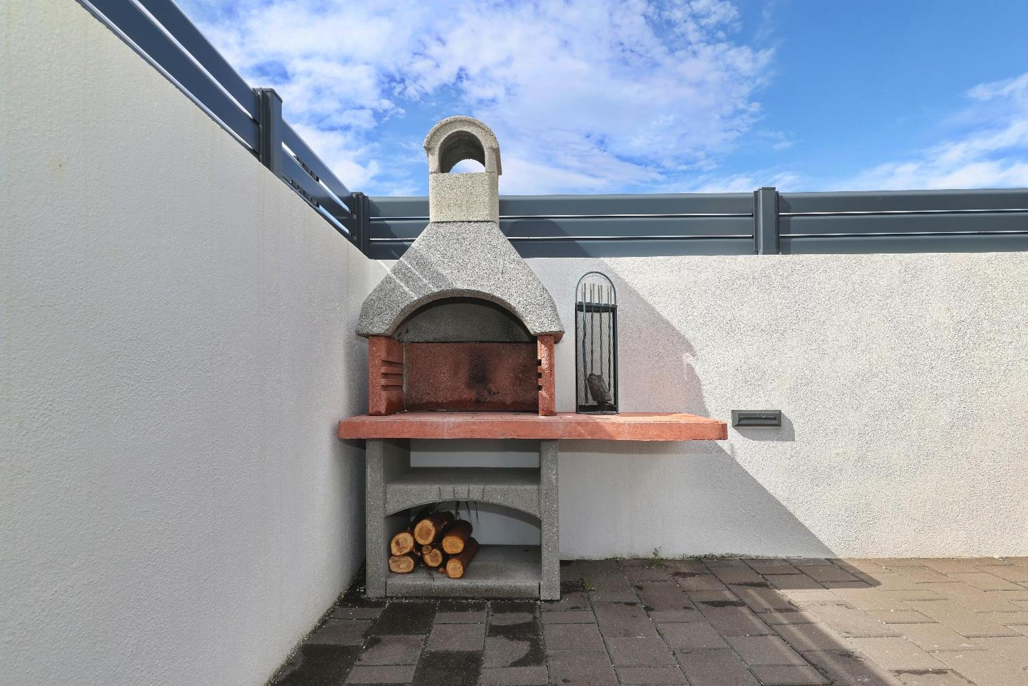 Apartments Rosini, 300M From The Beach With Shared Tavern And Bikes, Nin Exterior foto